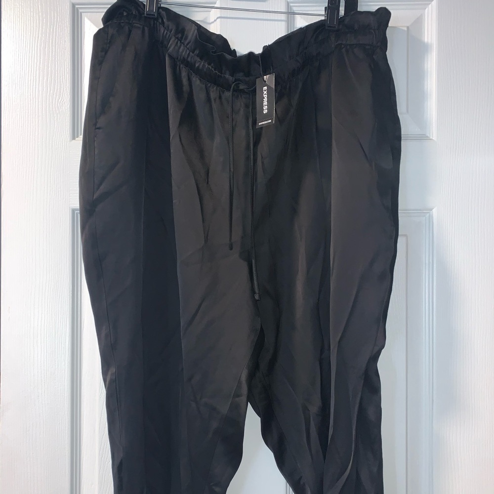 high wasted satin paperbag jogger pant